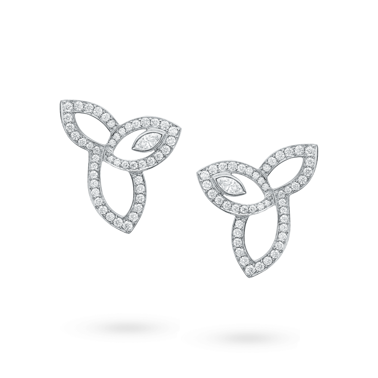 Lily Cluster铂金钻石耳环正面视图